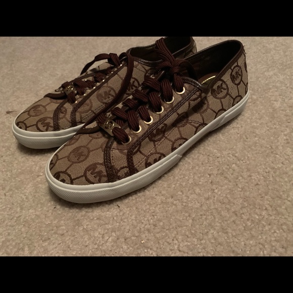 MK Shoes for Women - Picture 2 of 2